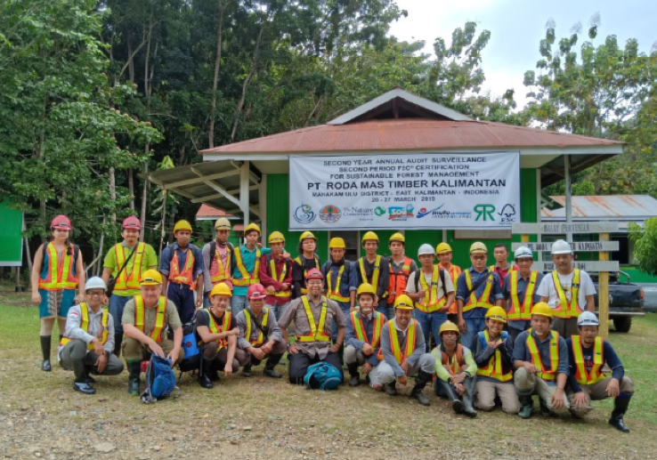 Forestry team members, Sonia Nayar and Andy Grundy, visiting partner auditor Mutu Agung Lestari in East Kalimantan, Borneo